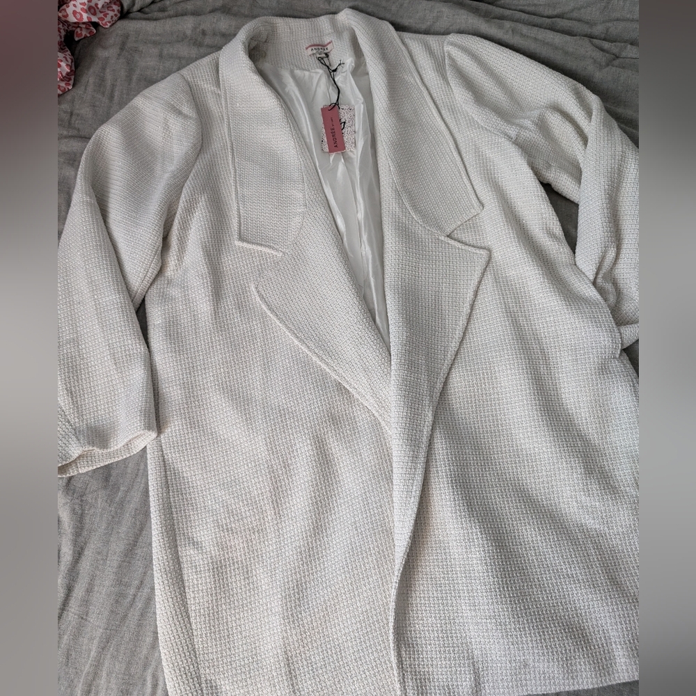 Andree by Unit NWT white with silver thread‎ long blazer type coat